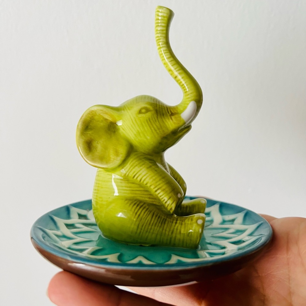 Elephant ring & jewelry holder